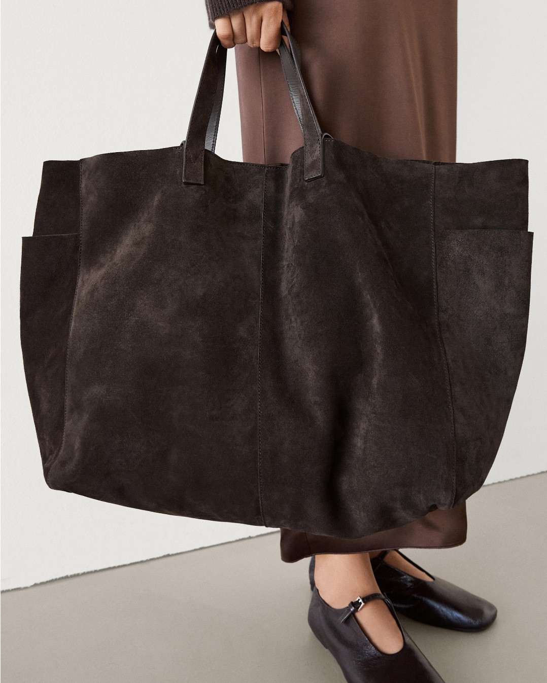 I love oversized bags 💼 
This suede one is a dream, right? 💭🐻

#LTKSeasonal #LTKStyleTip #LTKItBag
