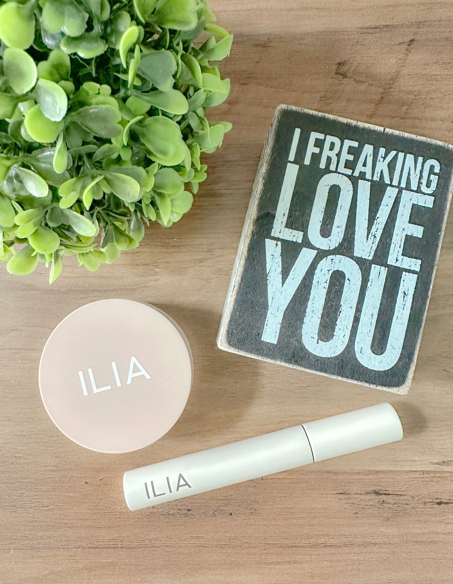 🎉SALE ALERT!!! 20% off orders of $75+ this weekend only!! These are my two favorite products!! The mascara is amazing at lengthening the lashes without clumping. And if you have large pores this blurring setting powder is a game changer. I put it on right after I apply my foundation and it blurs out my pores beautifully!! Use code THEBIGONE 

#ilia #iliabeauty #cleanbeauty #cleanmakeup #blurring #blurringpowder #settingpowder #mascara #pores 

#LTKsalealert #LTKFind #LTKbeauty