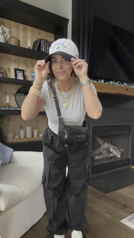 OUTFIT OF THE DAY 

Abercrombie 
Denim
Cargo pants 
Spring outfit 
Spring style 
Spring trends 
Adidas 

#LTKstyletip #LTKfindsunder100 #LTKshoecrush