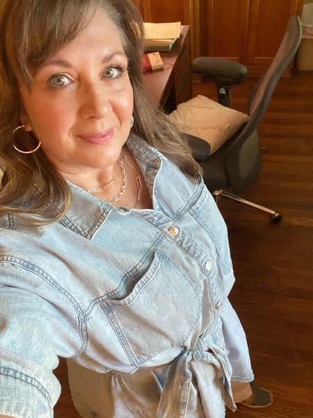 Todays #ootd ~ mixing a new #freepeople denim tunic with old (classic) favorites 

#summerstyle #summeroutfit #summerworkwear #over50style #agelessstyle #denim #espadrilles 


#LTKMidsize #LTKShoeCrush #LTKWorkwear