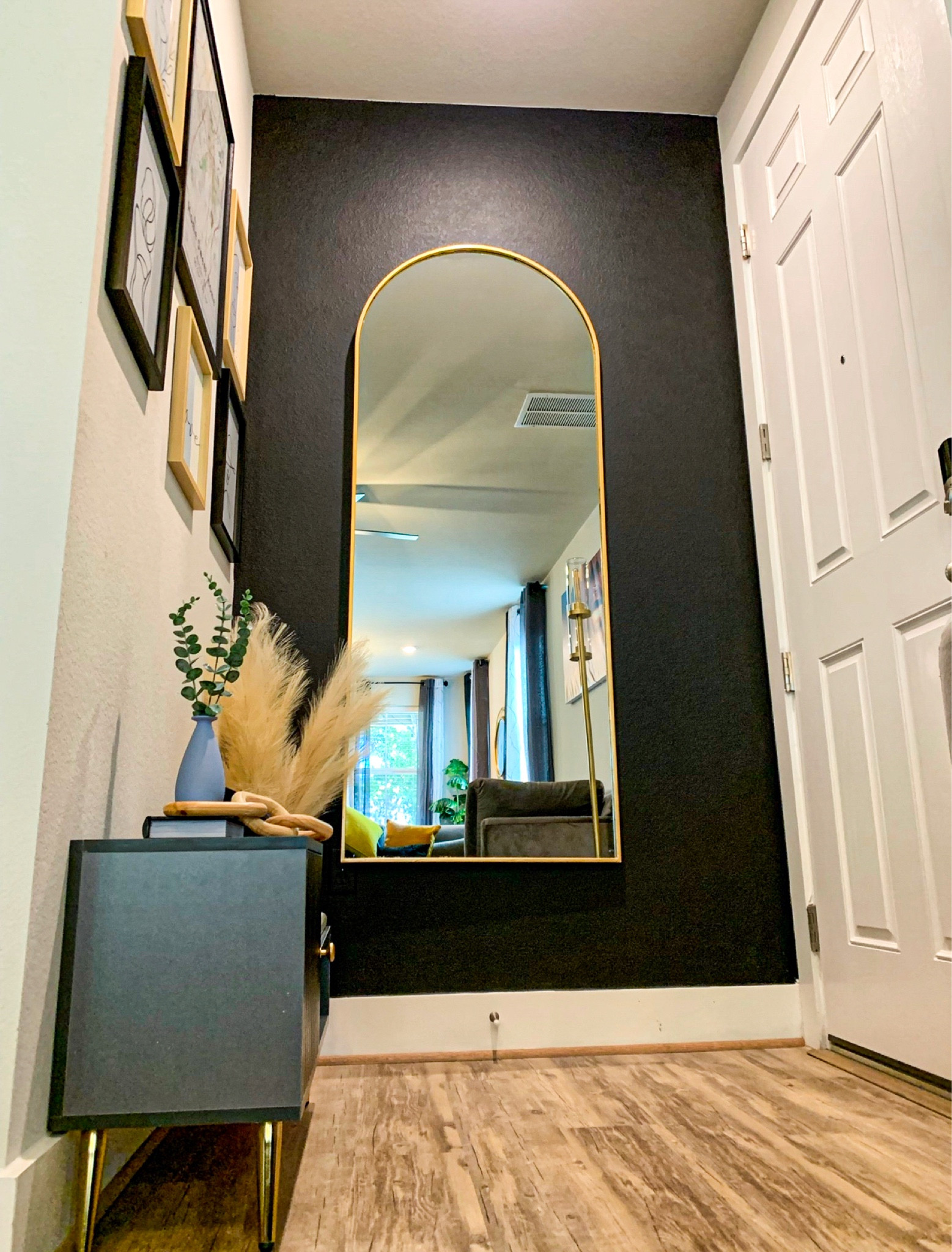 Check out this entryway inspiration. Swipe up for links⬆️ Like and follow for me 💕

#LTKFind #LTKhome #LTKstyletip