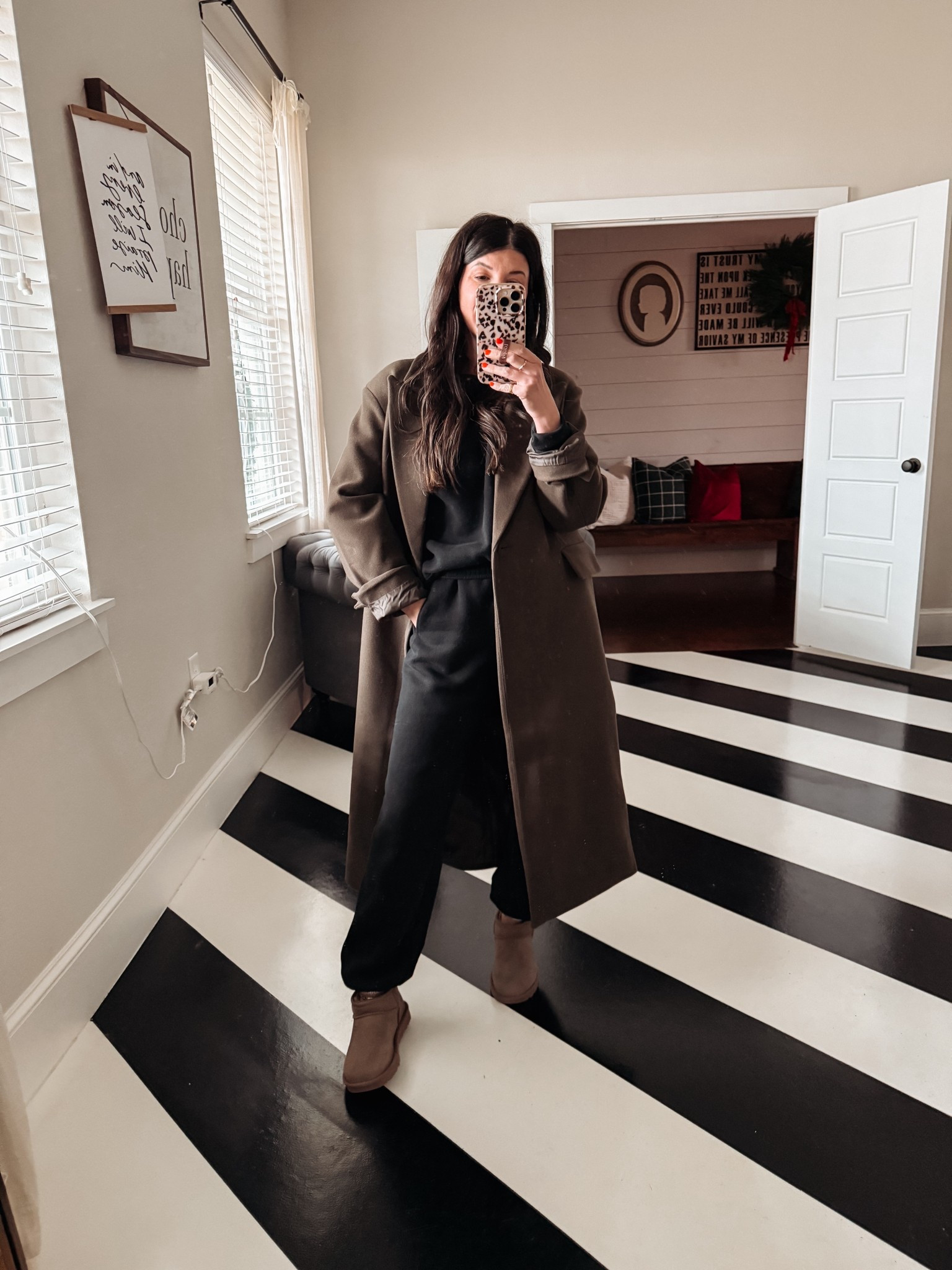 Xs in Walmart trench peacoat
Xs in sweatshirt
Xs in joggers
6 in ugg minis

comfy cozy winter outfit 

#LTKdayinmylife #LTKSaleAlert #LTKmomlife