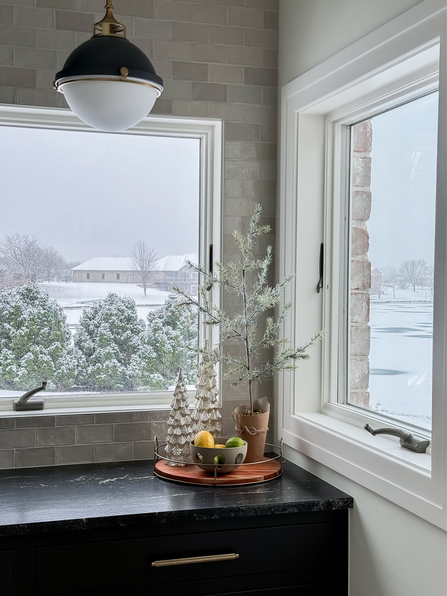 Simple holiday bar inspiration!

#LTKhome #LTKSeasonal #LTKHoliday