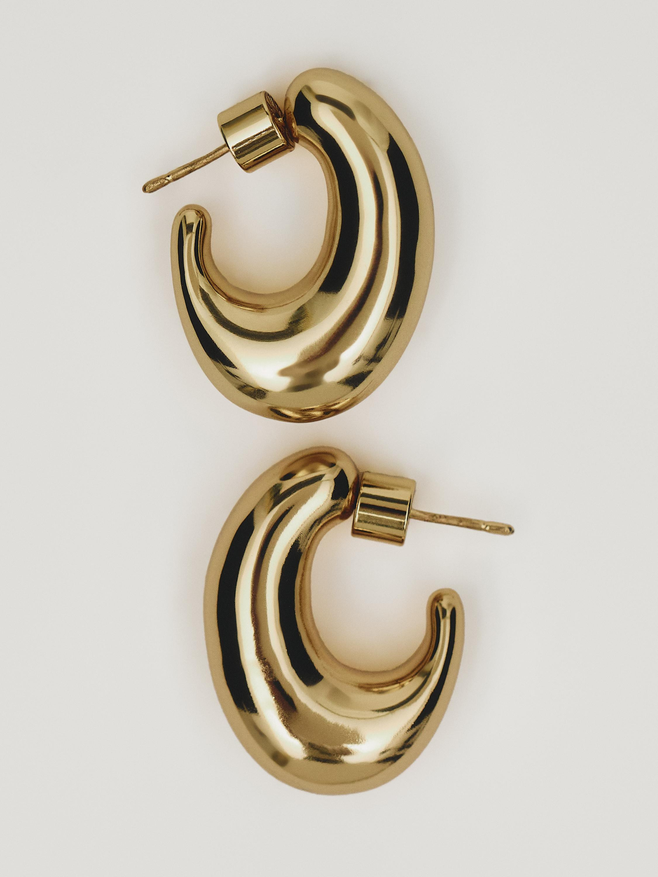 Curved hoop earrings | Massimo Dutti UK