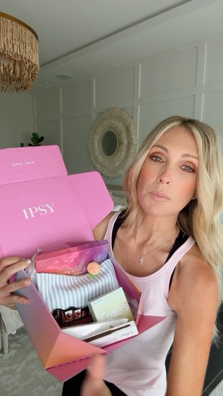 IPSY beauty boxes make great gifts..whether they are intentional or you’re crafting a last minute gift for the teen party your daughter just told you about! 
@IPSY #ipsypartner #ad


#LTKover40 #LTKbeauty #LTKfindsunder50