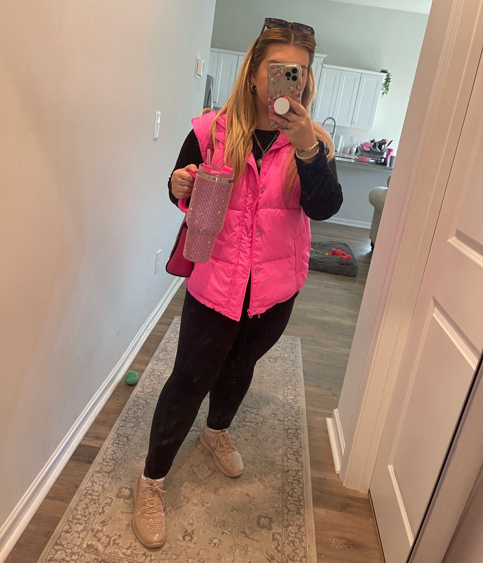 Obsessed with this pink puffer!! 🩷 #pinkpuffer #pinkpufferoutfit #winteroutfit #pinkpufferjacket #pinkootd #pinkwinteroutfit #targetfinds #targestyles

#LTKHoliday #LTKsalealert #LTKCyberWeek