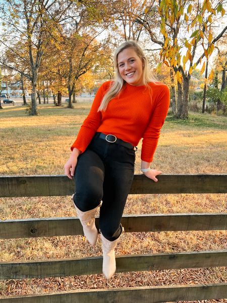 Just trying to match Nashville’s fall look!! 

#LTKfit #LTKSeasonal