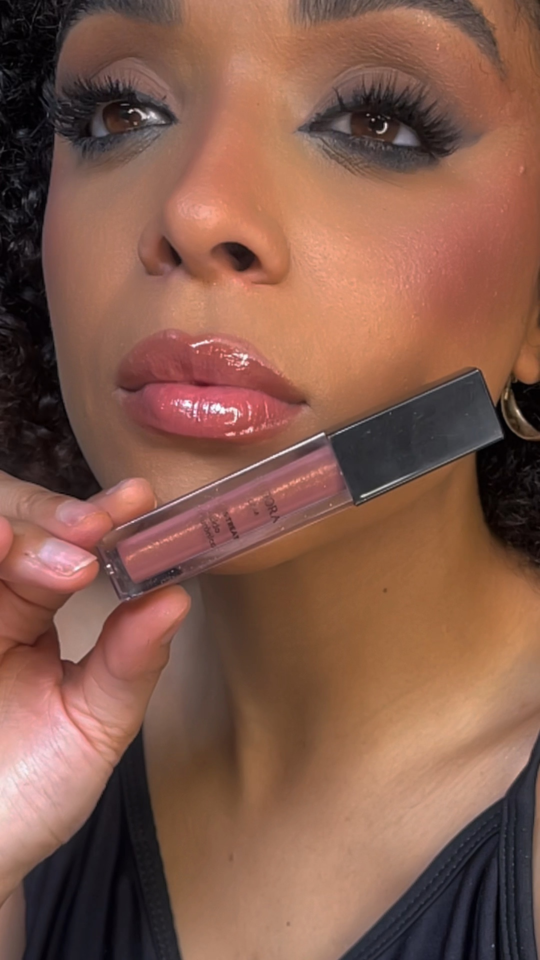 O novo Gloss Treat de Eudora Glam by Camila Queiroz combina o tratamento de um balm ao brilho de um gloss

#LTKbeauty #LTKbrasil
