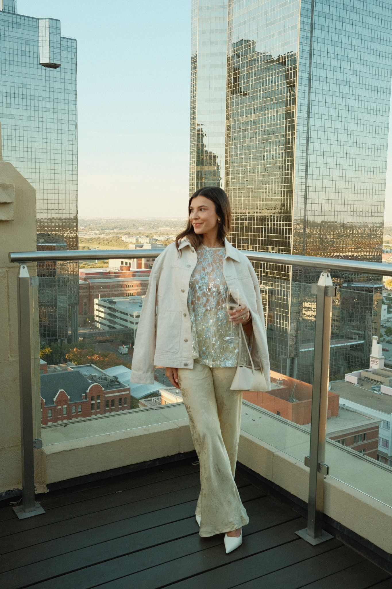 Cute fall date night inspo!!

City date night, dinner fall outfit ideas, neutrals, date night, sequins, bachelorette, denim