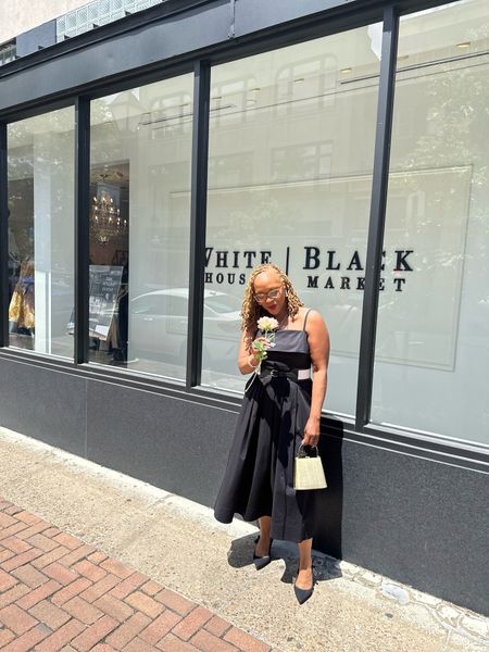 Black dress with pockets 

#LTKMidsize #LTKStyleTip #LTKWorkwear