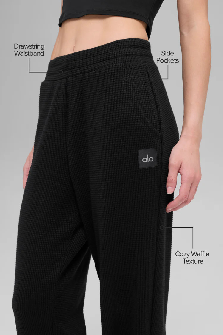 Waffle Weekend Escape Jogger | Alo Yoga (US)