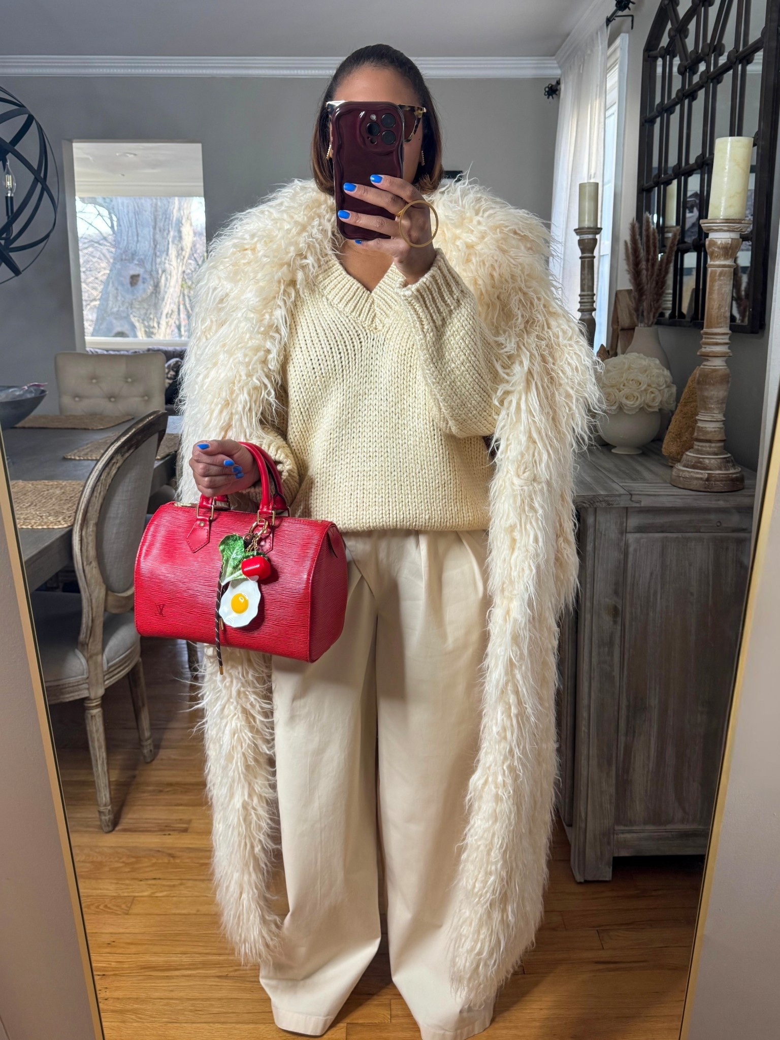 Neutral outfit with a pop of color ❤️