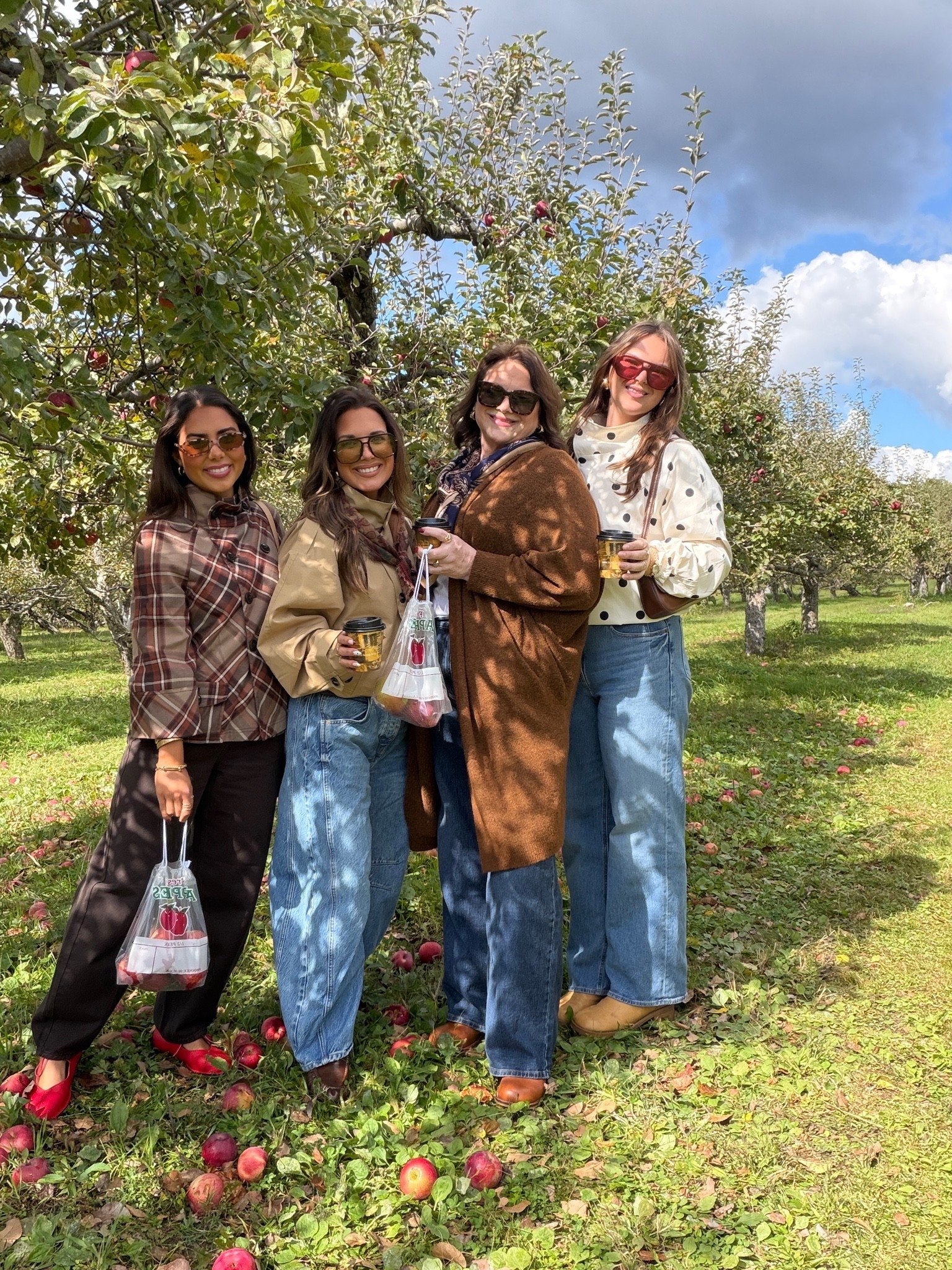 Outfit of the day for apple picking and hot apple cider!!! 
Linked as much as I could!!!

Comment SHOP below to receive a DM with the link to this post on my LTK ⬇ https://liketk.it/6ptH9