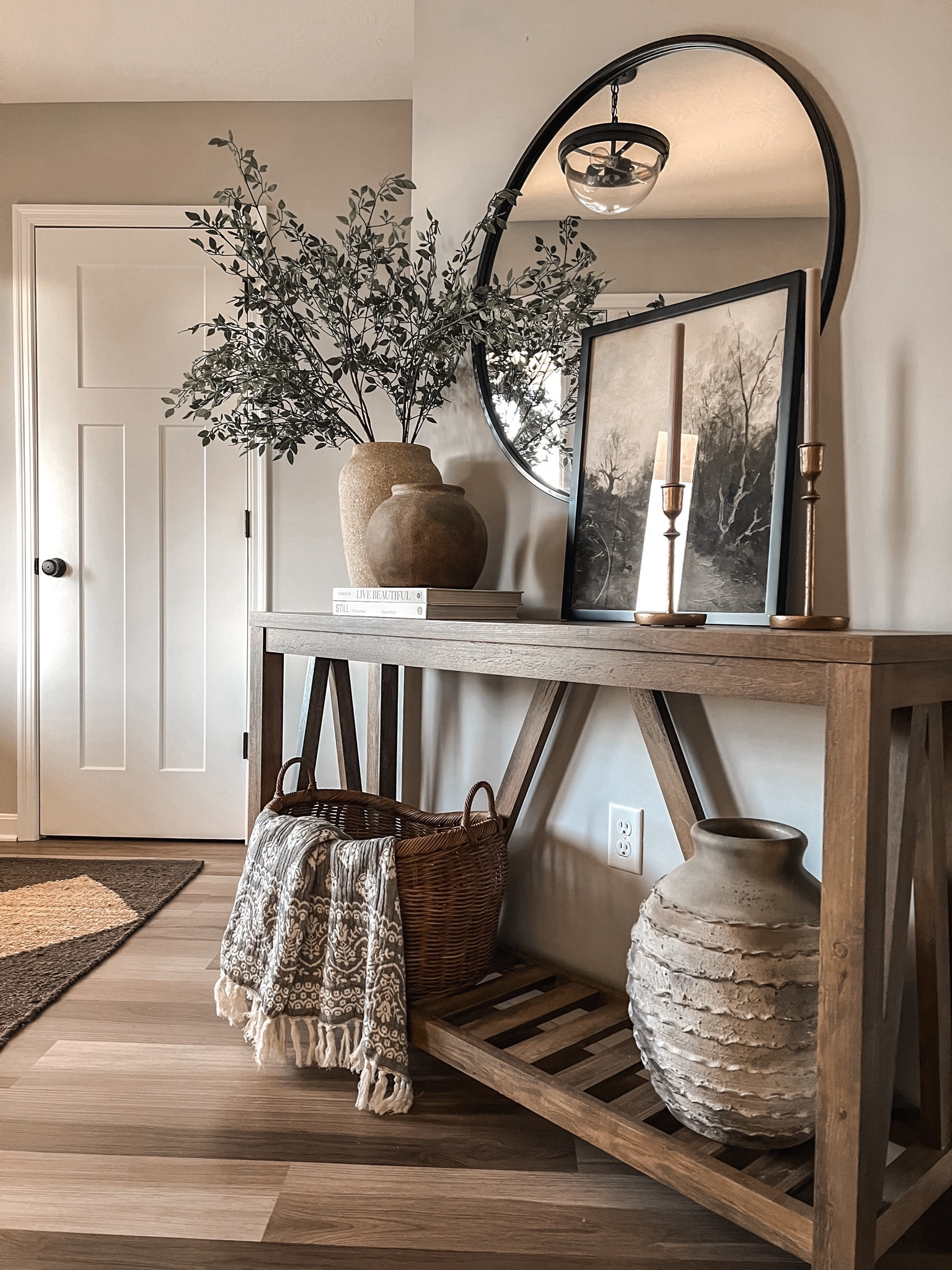 Spring console styling✨

Spring Decor | Console Table | Entryway | Pottery Barn Vase | Faux Stems#LTKstyletip #LTKhome

#LTKSeasonal