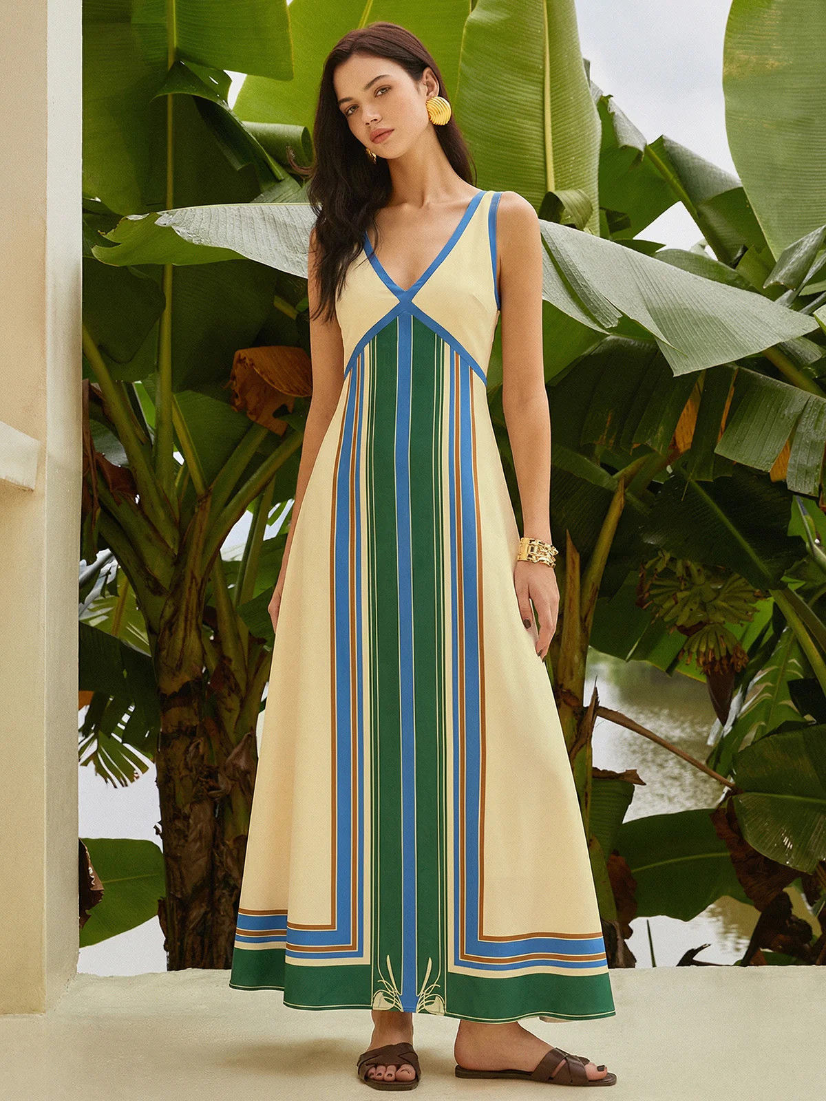 Geometric Print V-Neck Sleeveless Maxi Dress | Commense