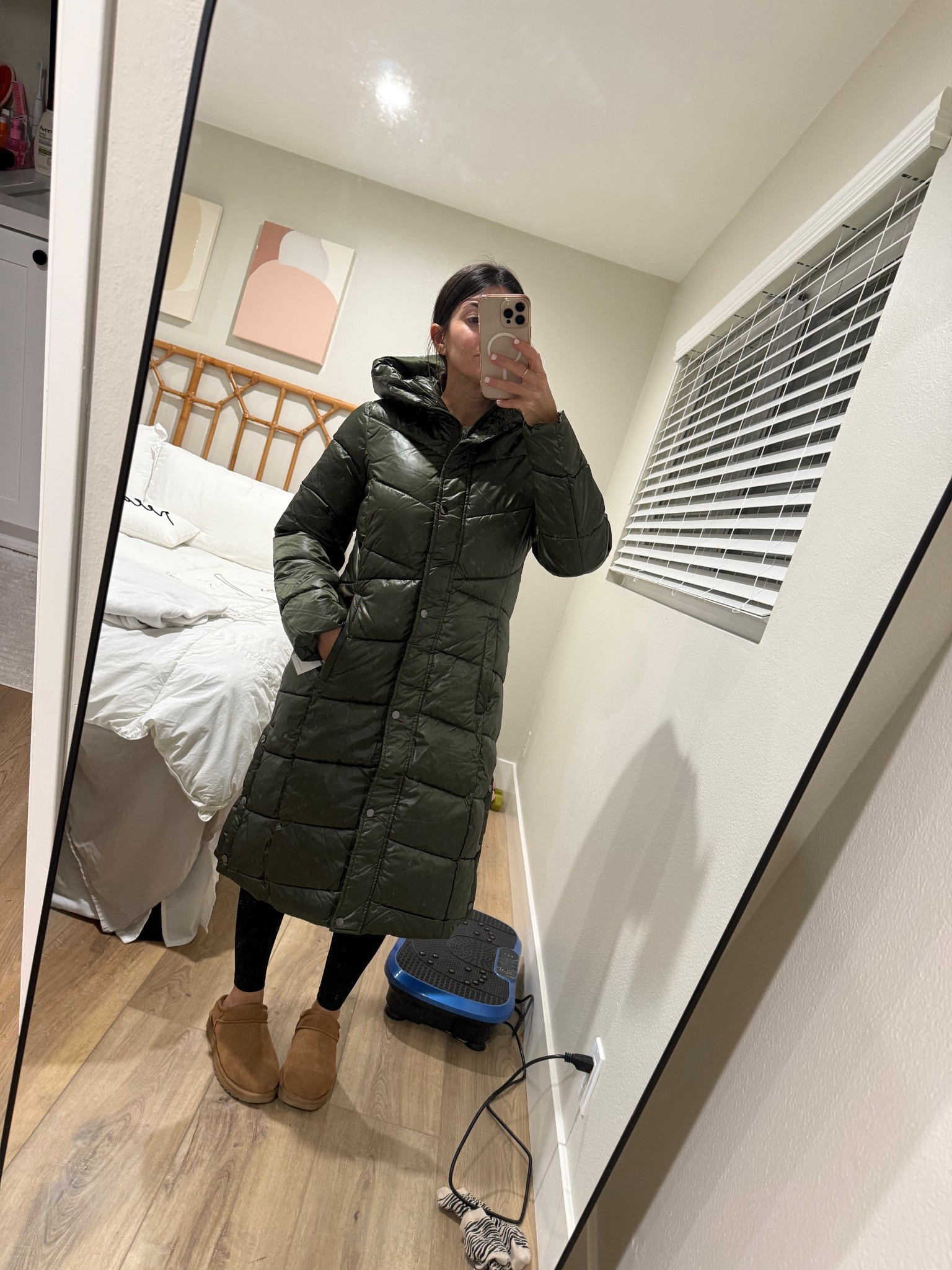 Winter coat. Puffy coat. Mid leggy coat. Nordstrom rack finds. 
