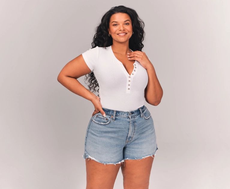 Curve Love High Rise 4" Mom Short | Abercrombie & Fitch (US)