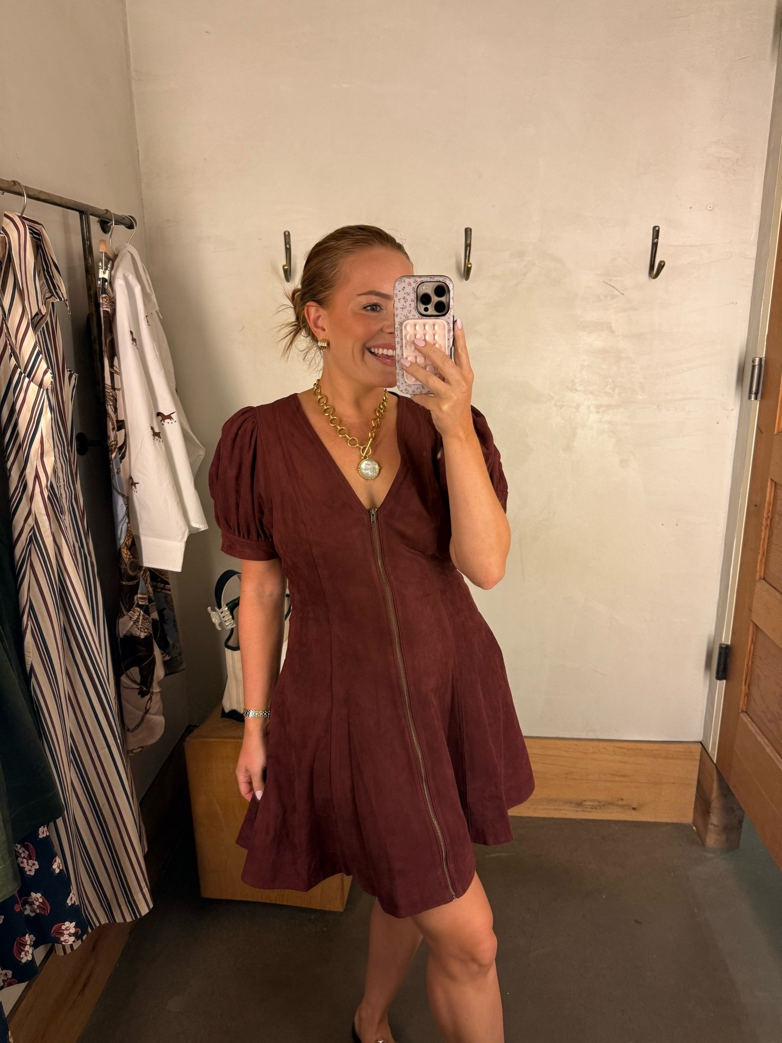Size: medium
Burgundy Mini Dress
The color says FALL, the mini length says it’s still 90 degrees outside. 😂🍂 This rich burgundy Anthropologie dress is such a good summer-to-fall transition piece. Love the feminine puff sleeves, flattering fitted waist and easy throw-on-and-go silhouette. Add sandals now and boots later!
#Anthropologie #FallFashion #TransitionalStyle #FallDress #WomensStyle