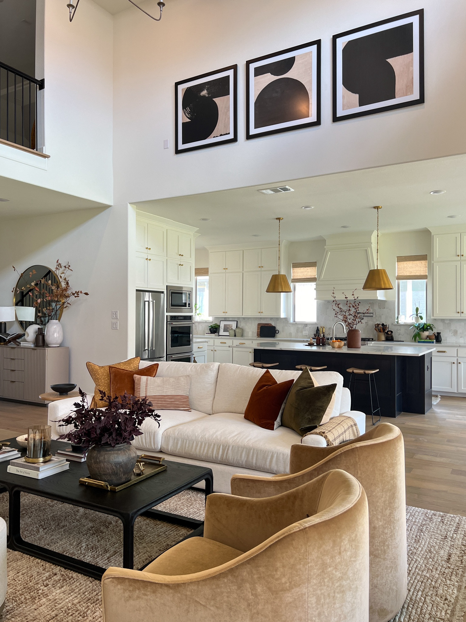 I have all the fall vibes going on throughout my home! #fallhome

#LTKHome #LTKSeasonal