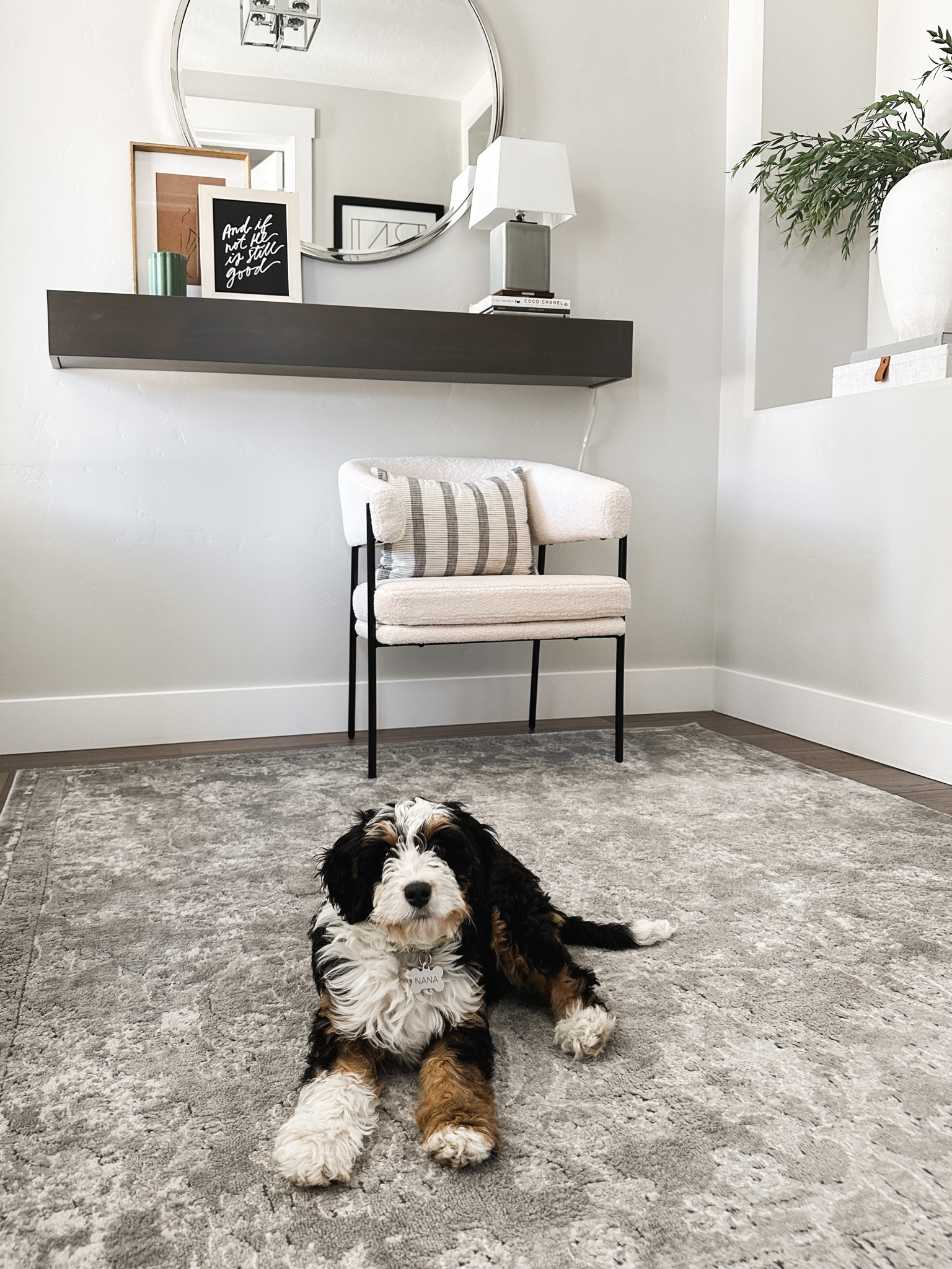 Bright entryway decor 

#LTKhome