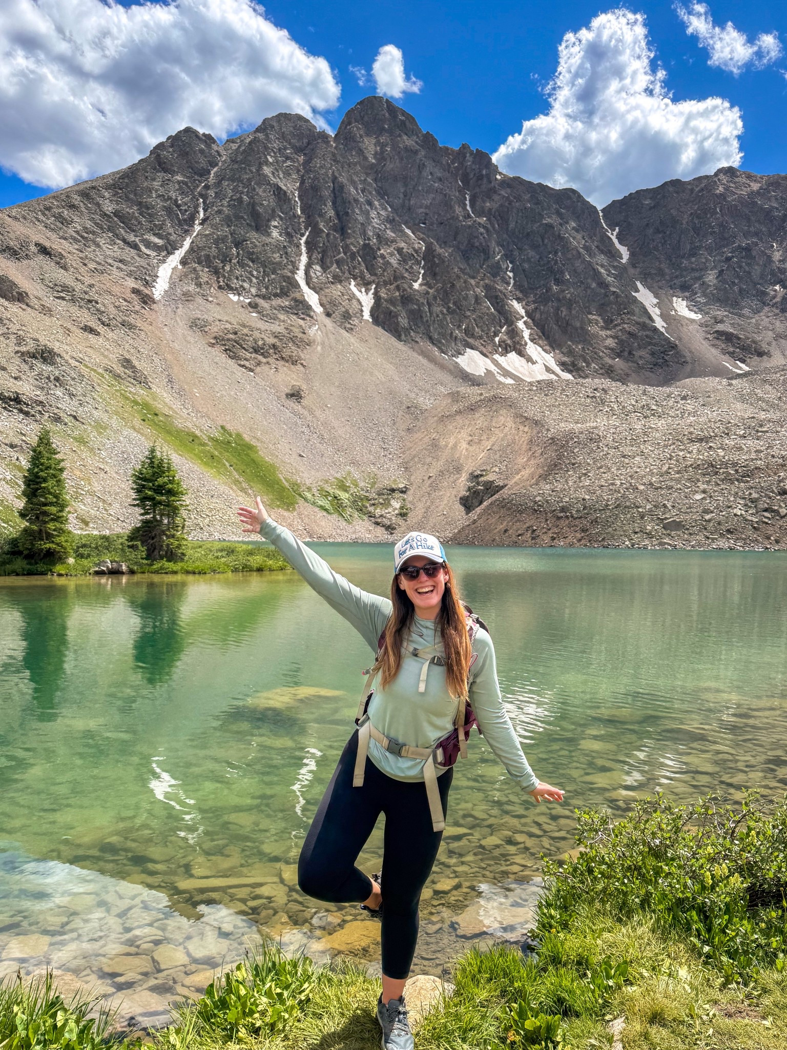 Hiking in Aspen, Colorado✨🏔️

Women’s hiking outfit:
Sun shirt: small
Leggings: 6

#LTKActive #LTKSeasonal #LTKTravel