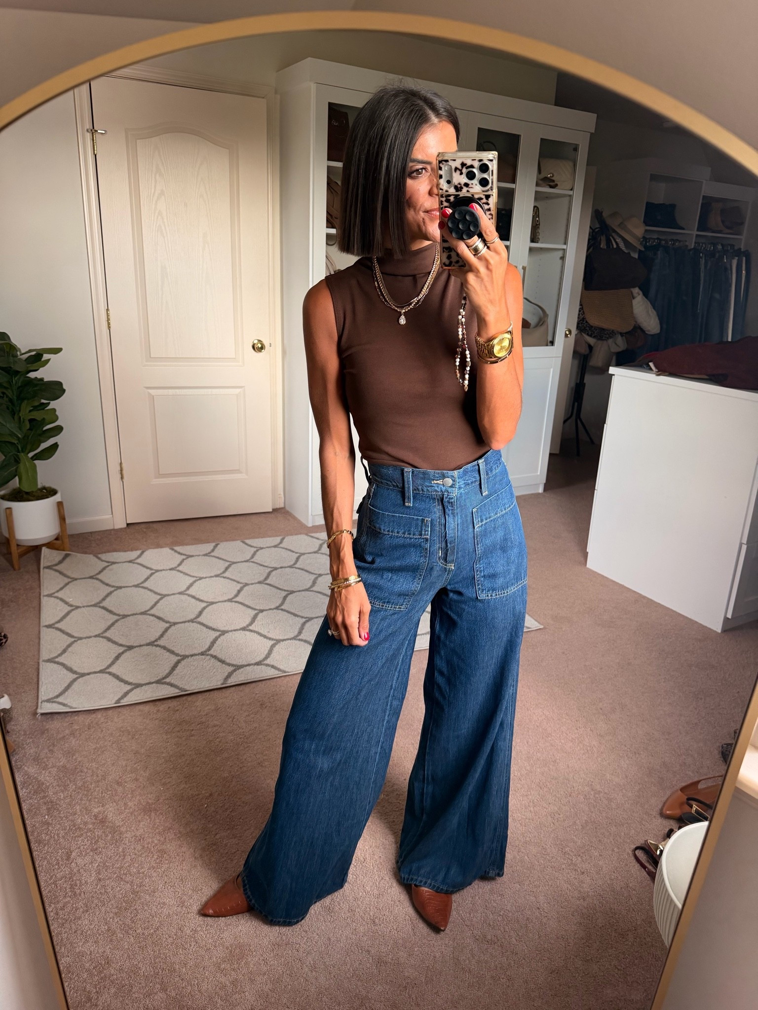 Just got these @Target jeans in and I’m obsessed! 40% off! Only $28! Size 0. (I’m 5’5 for reference)

#LTKSaleAlert #LTKSeasonal #LTKootd