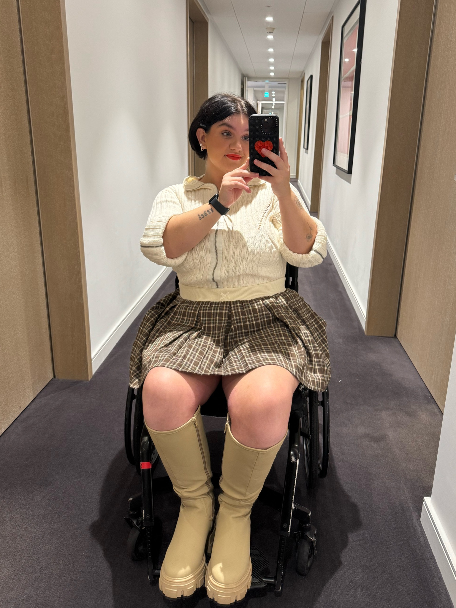 Cute brown check skirt with knee high boots🤎🍂

#LTKmidsize #LTKuk #LTKautumn