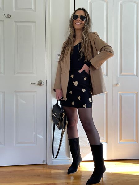 Mini skirt outfit that is sophisticated. 🖤
Don’t pair your mini skirt and all tight top. It doesn’t create any balance and look cheap. Add an oversized blazer to balance out outfit.
🤎

Fashion over 40 spring outfit spring style black boots on sale


#LTKunder50 #LTKunder100 #LTKFind