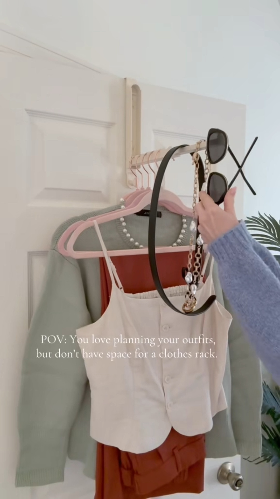 Over the door clothes hanger // Amazon home find!

This door hanger has 6 garment slots plus extends for extra storage. Perfect to organize outfits, hang clothes to dry, steam clothes, and more! Then it folds away nice and compact when done! 







Amazon find 
Closet organization 
Home organization 
Clothes storage 
Amazon must have 
Amazon favorite  

#LTKHome #LTKWatchNow #LTKFindsUnder50