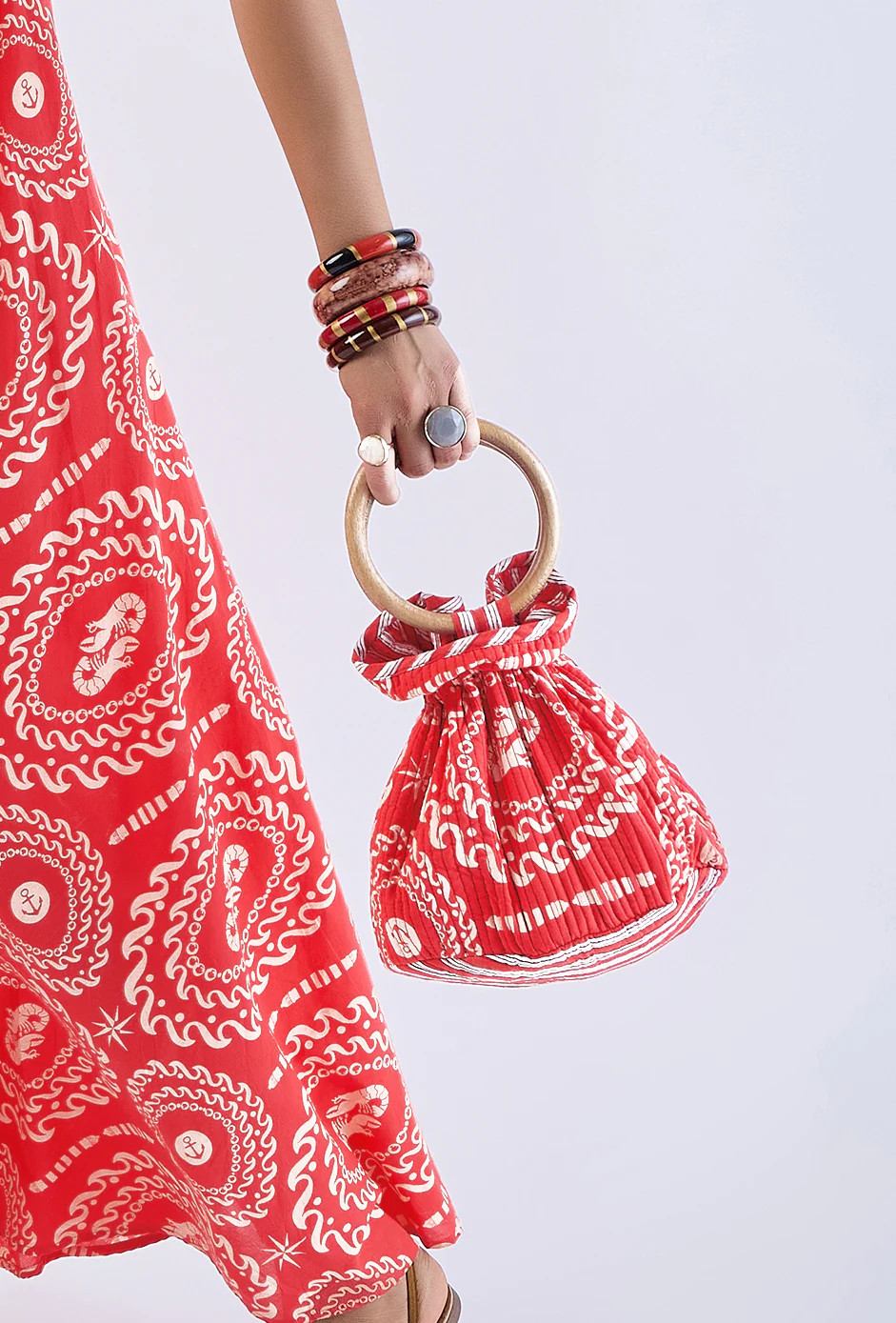 1297 Bella Bucket Bag | Beyond By Vera