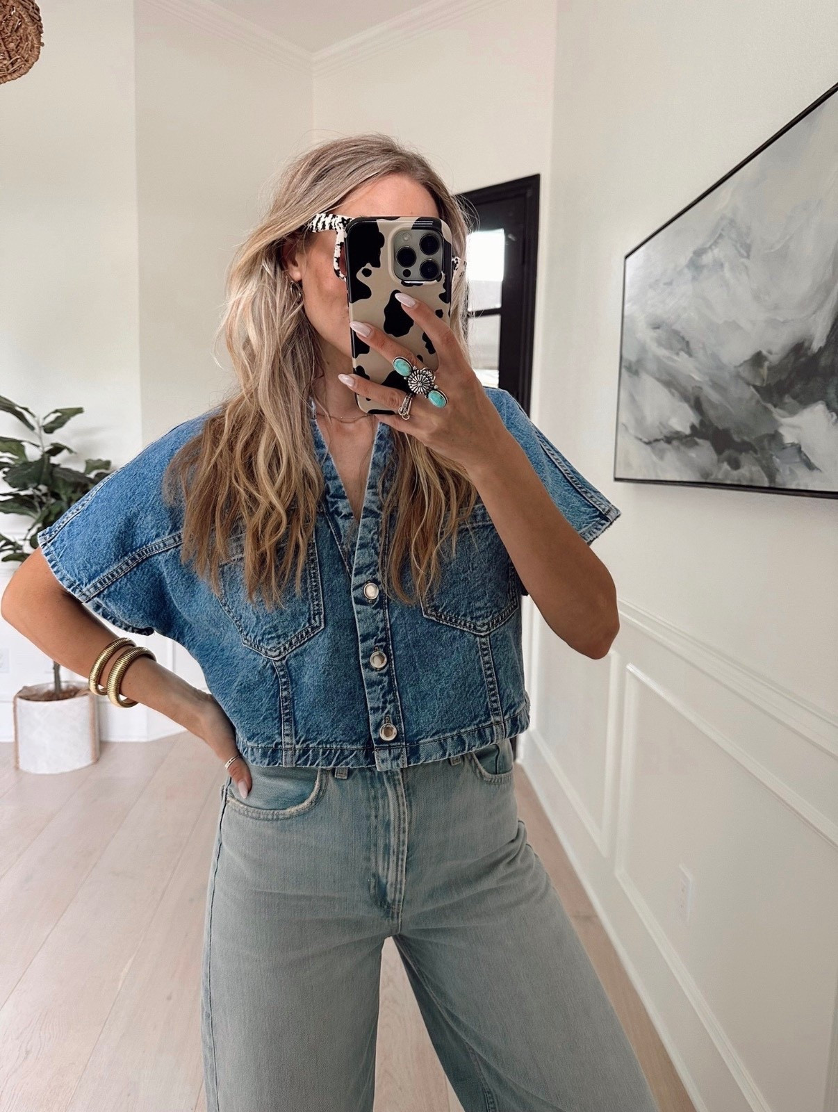 🤍 I bought a denim top last year & ya’ll went CRAZY for it! I bought this years version & LOVE it!!!! I love unique pieces like this 👀🙌🏼

Wearing size s / my tts 

#LTKdayinmylife #LTKgrwm #LTKootd