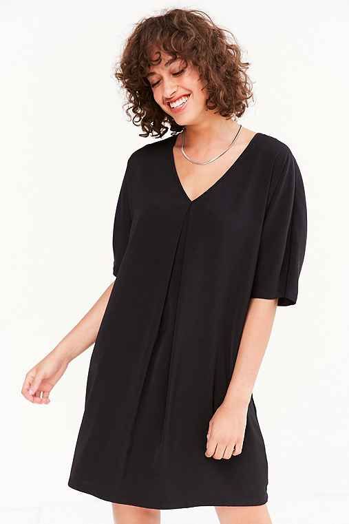 Silence + Noise Pleat-Front Cocoon Mini Dress,BLACK,XS | Urban Outfitters US