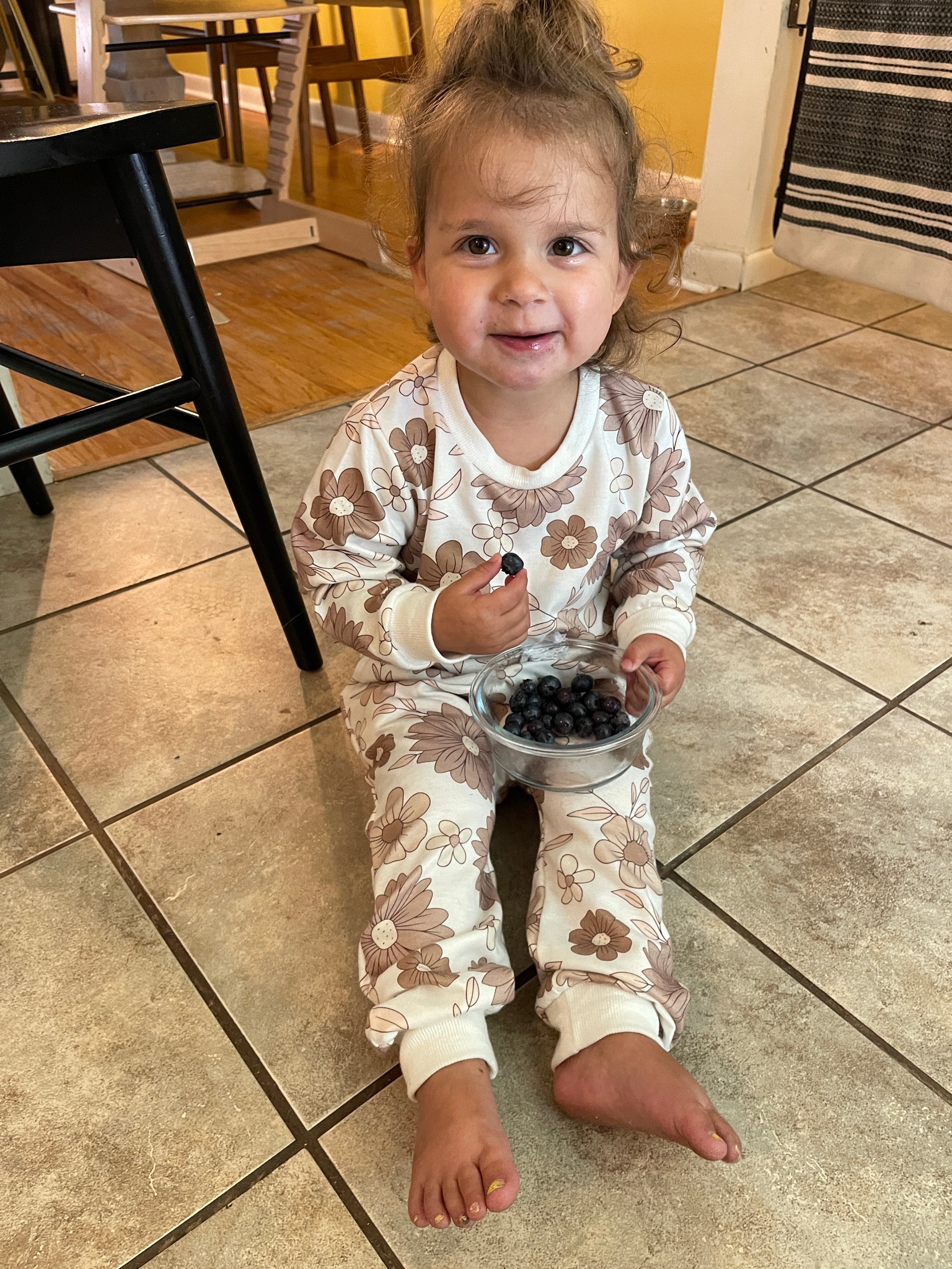 Just a girl & her blueberries in the cutest sweatsuit!



#LTKFindsUnder50 #LTKKids #LTKBaby