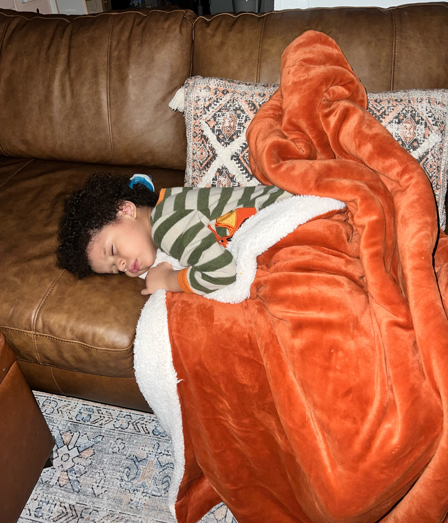 Ahh give me all the throws from @target please 🍁🍂

#LTKHalloween #LTKSeasonal #LTKHoliday