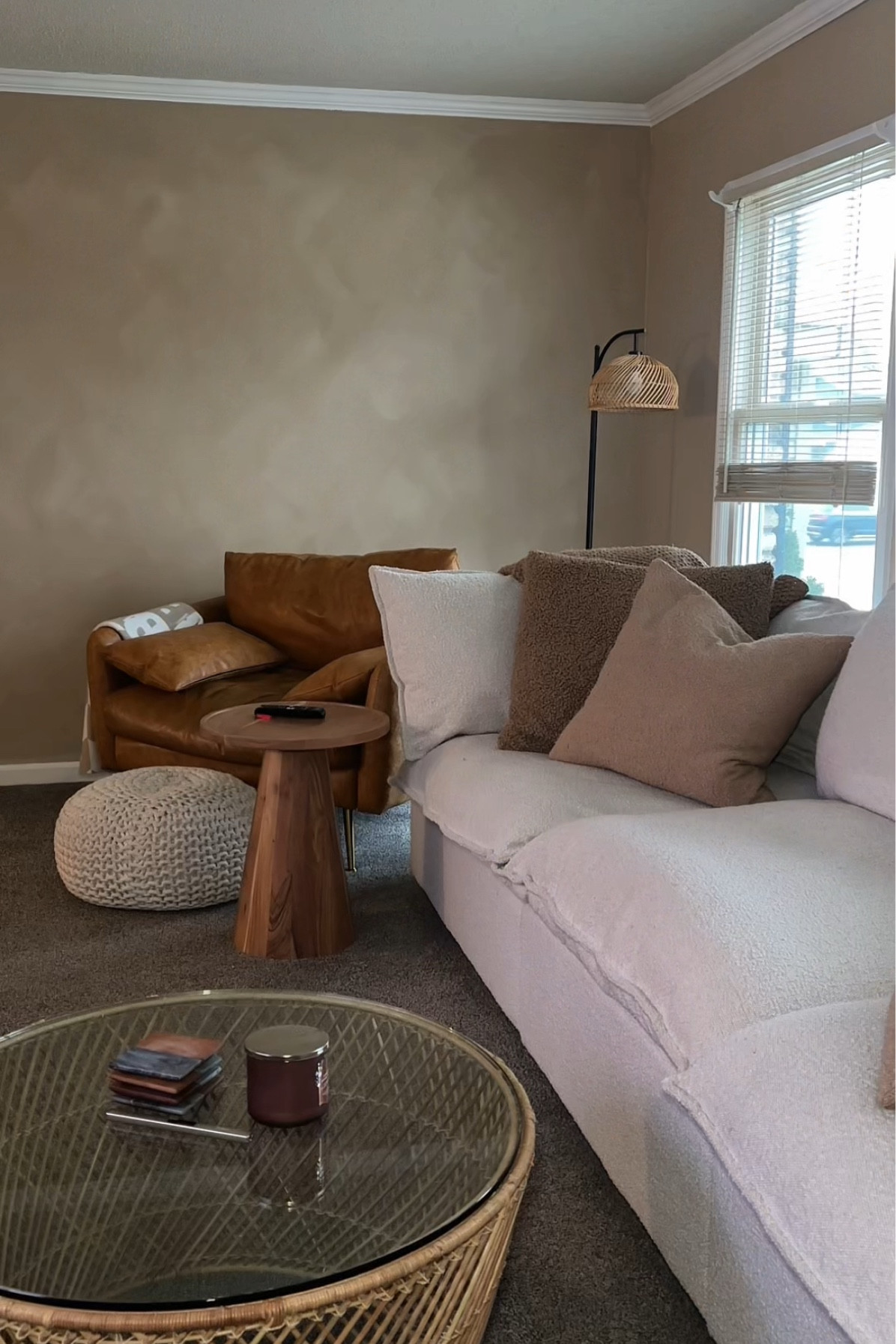 Cozy living room inspo 🤎

#homedecor #livingroom #cozyhome #couch

#LTKHome #LTKFamily #LTKSaleAlert