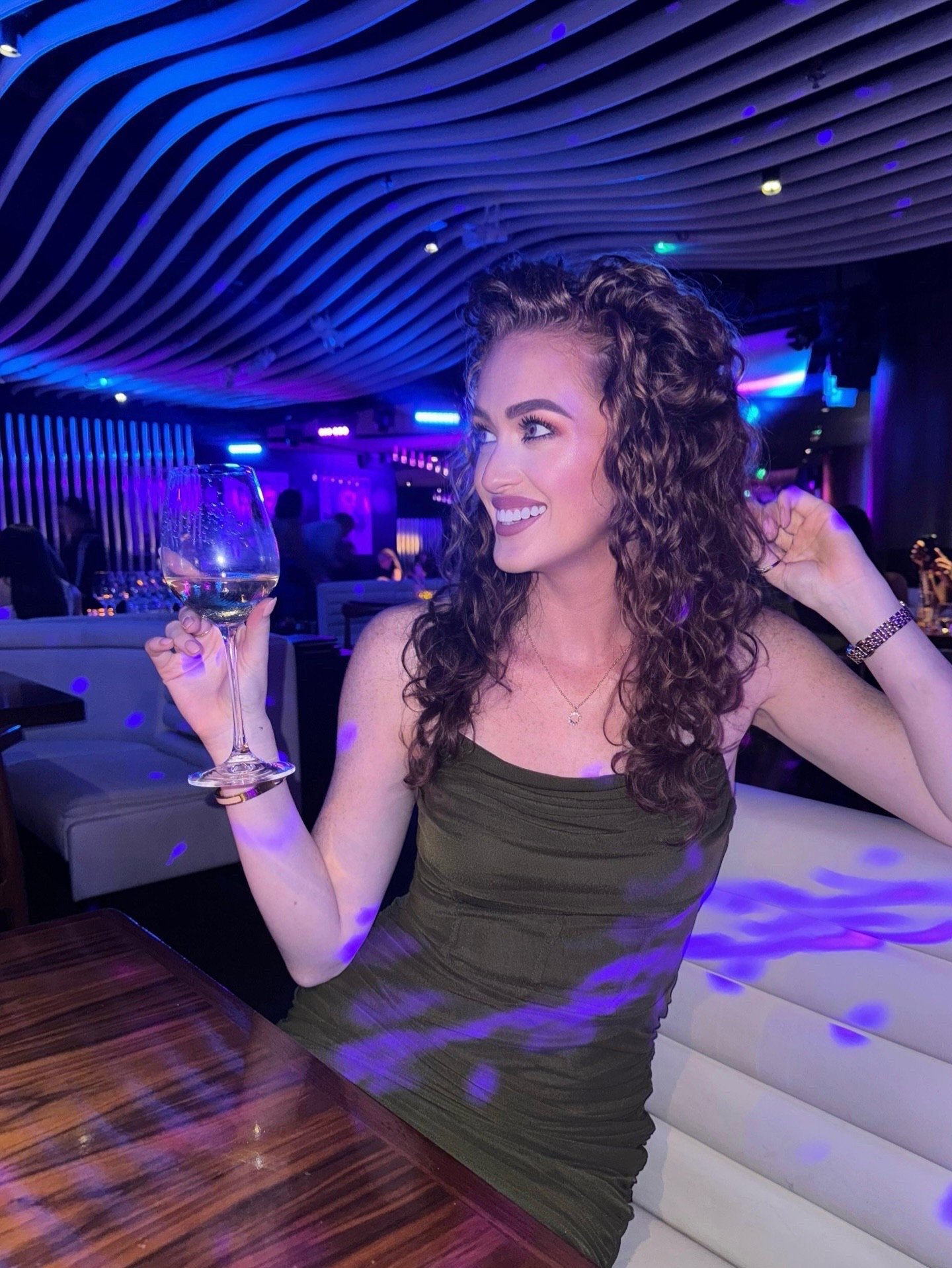 eyes never lie 💭🤍🫧

#duabimarina #dubai #jbr #stk #stkdubai