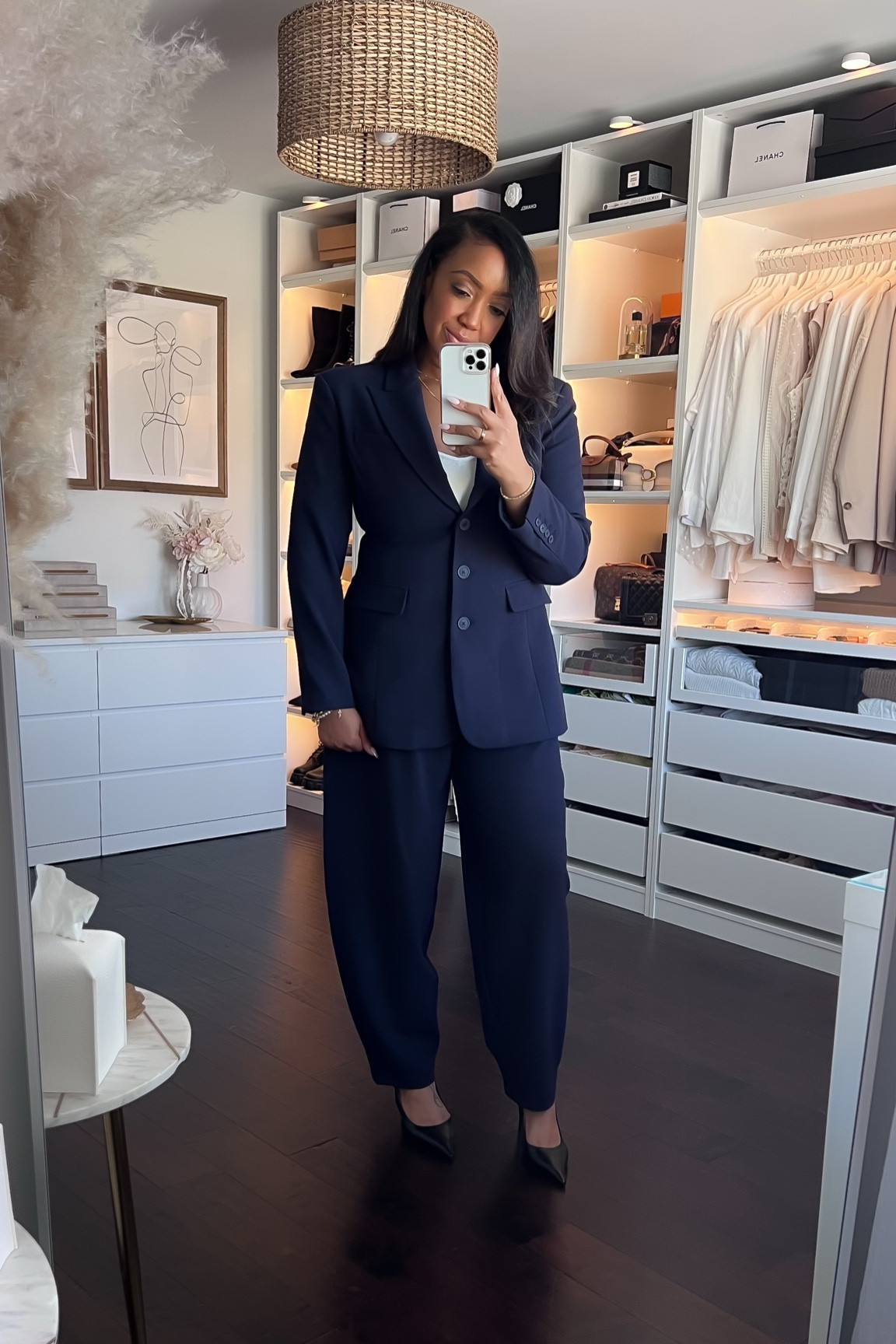 Sharing items from my latest Walmart Haul! Love this suit! So sharp! It’s the Scoop Devil Wear’s Prada line and it’s sooo good! Blazer runs TTS and I’m wearing a Large. The barrel high rise pleated trousers run a little big so I’d size down. I’m wearing a 12 but needed a 10. Paired with the Scoop tube top and some slingbacks! 
