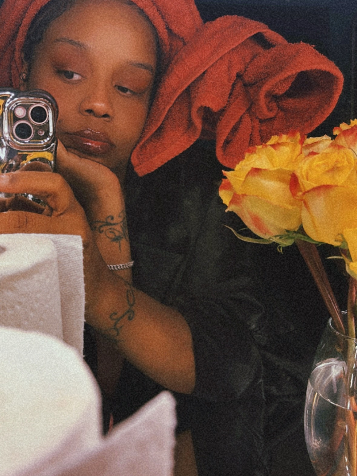 The lioness doesn’t concern herself with people who think skincare is a bar of soap 🧼💕

#ThayersAmbassador #Thayers #TheLionTrend #skincareregimen #attheendoftheday #lionesses #strongandsexy #silkrobe #vanityspace #dmvmuas

#LTKgrwm #LTKselfcare #LTKBeauty