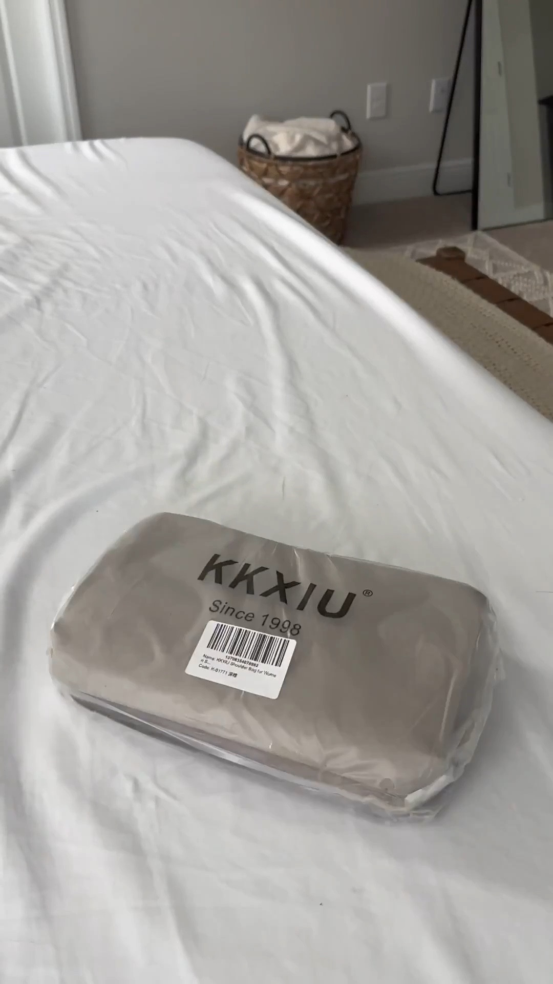 🤎 The brown shoulder bag you’ll want under the tree this year. Chic, versatile, and the perfect Christmas gift if you’re shopping for someone 🎁 or maybe you just want to treat yourself 🥰✨

#LTKHoliday #LTKFinds #GiftGuide #HolidayStyle #ChristmasGifts #LTKUnder50

#LTKSaleAlert #LTKGiftGuide #LTKHoliday