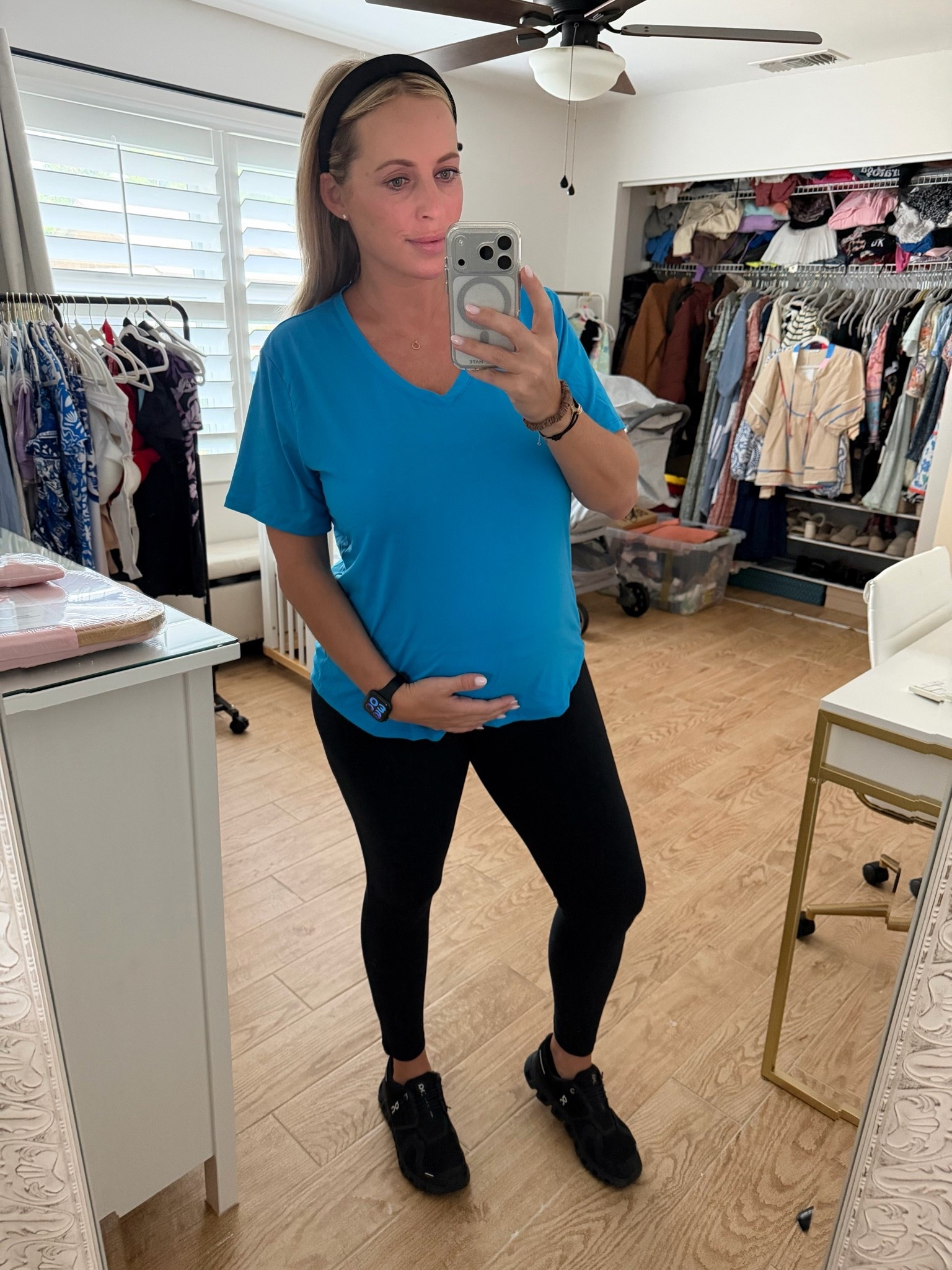 Leggings outfit. Activewear. Wearing XL in top and leggings. 25 weeks pregnant

#LTKootd #LTKActive #LTKBump