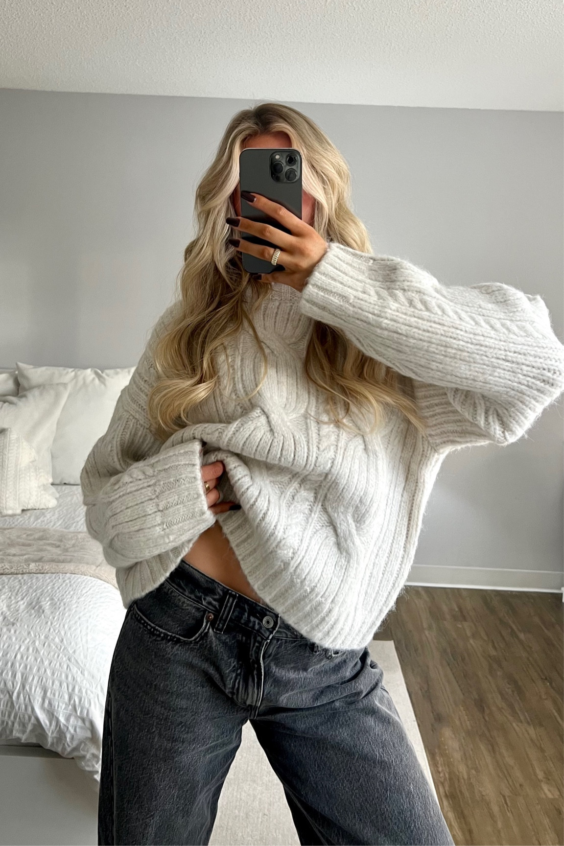 Chunky sweater 

#LTKHoliday #LTKSeasonal #LTKGiftGuide