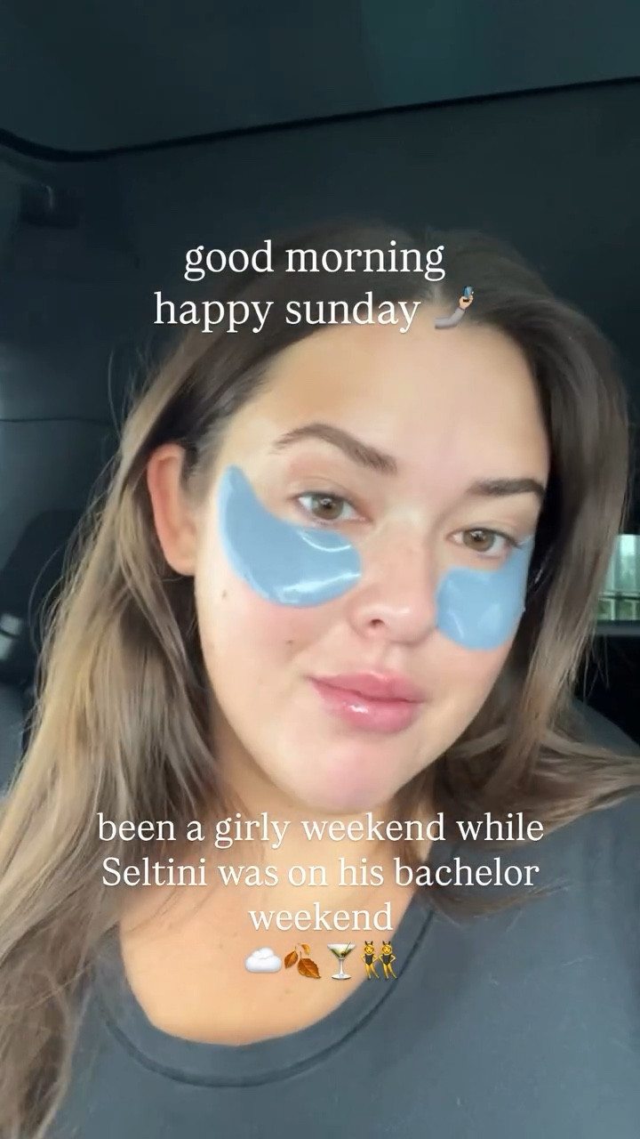 good morning 
happy sunday 🤳🏼 been a girly weekend while 
Seltini was on his bachelor 
weekend 
☁️🍂🍸👯‍♀️