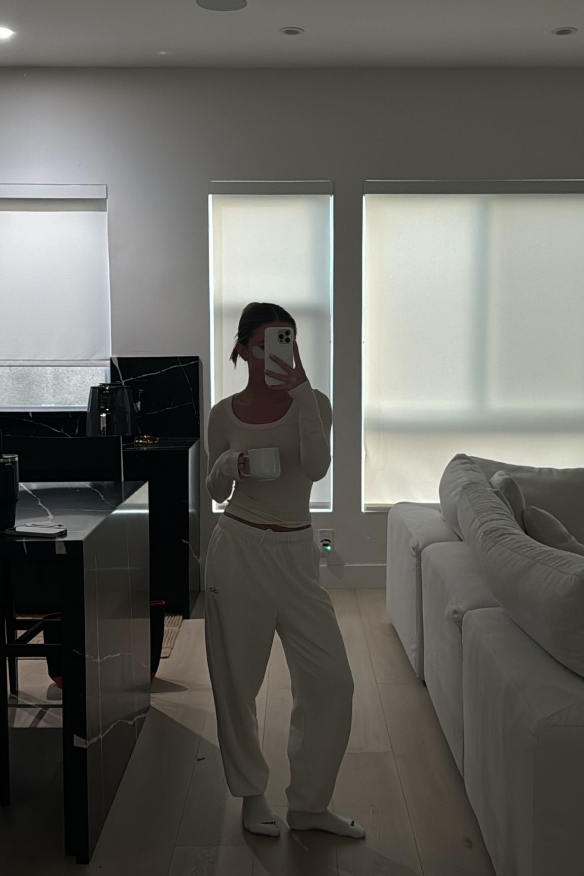 slow morning + walk outfit 

#alo #bohme #white #monochromatic #socks #eyepatches #earlymorning #nuface

#LTKStyleTip #LTKU #LTKActive