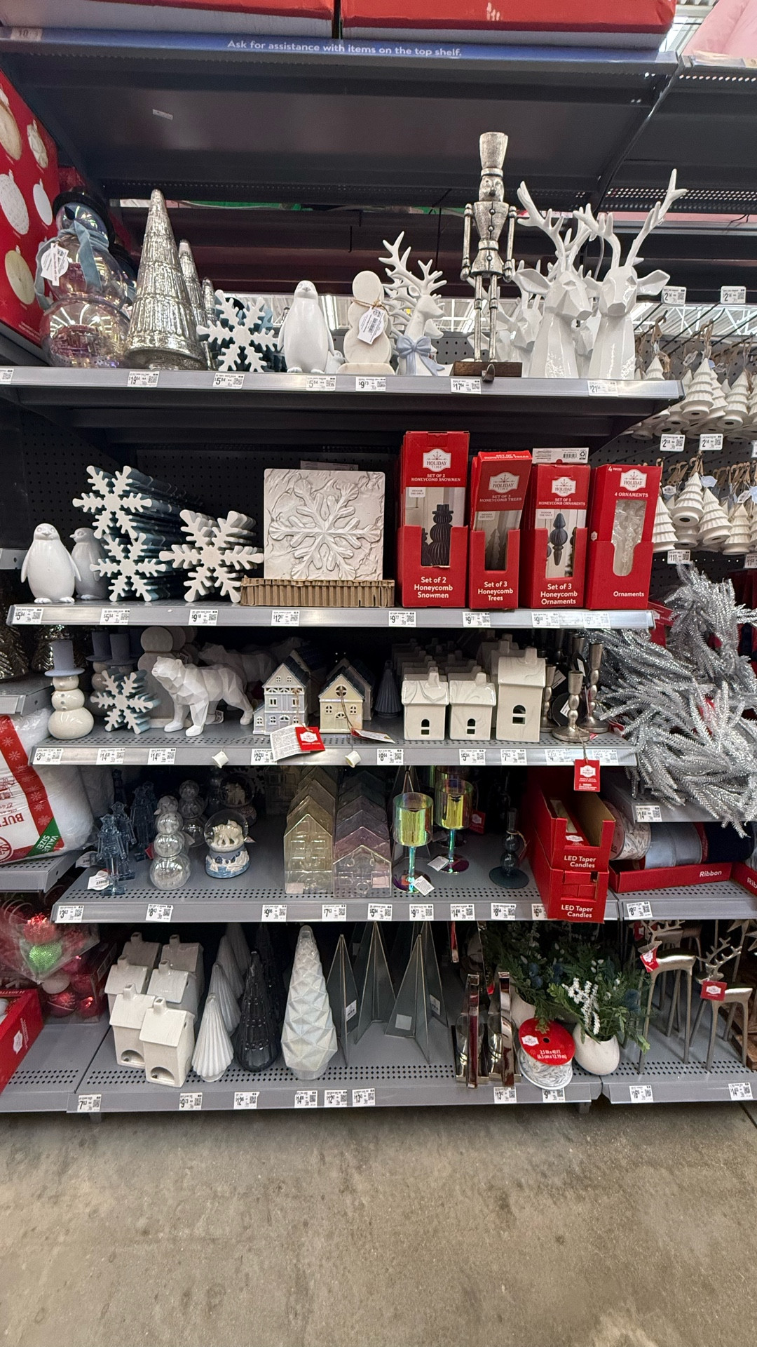 Walmart is seriously serving the cutest home décor to get your space ready for the upcoming season 🎄✨
From frosted whites and cozy neutrals to gingerbread and peppermint pops — they’ve got it all!
Affordable, festive, and so easy to mix into your existing setup.

Shop my favorite finds directly on LTK 🤍
#LTKHome #WalmartFinds #LTKHoliday #HolidayHomeDecor #LTKUnder50


#LTKHoliday #LTKHome #LTKSeasonal