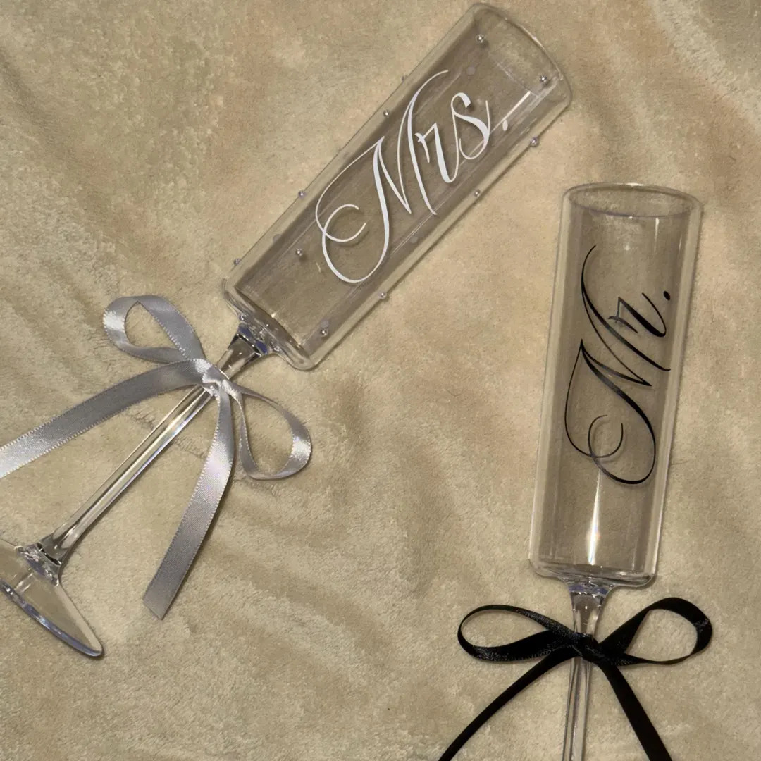 Personalized Mr and Mrs Champagne Flutes: Plastic Wedding Toasting Glasses | Etsy (US)