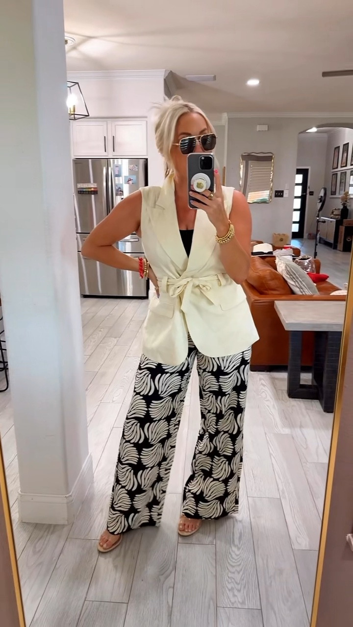 These pieces are sold separately but match perfectly! Great for work or vacation! Size small in both

#LTKSeasonal #LTKFindsUnder100 #LTKStyleTip