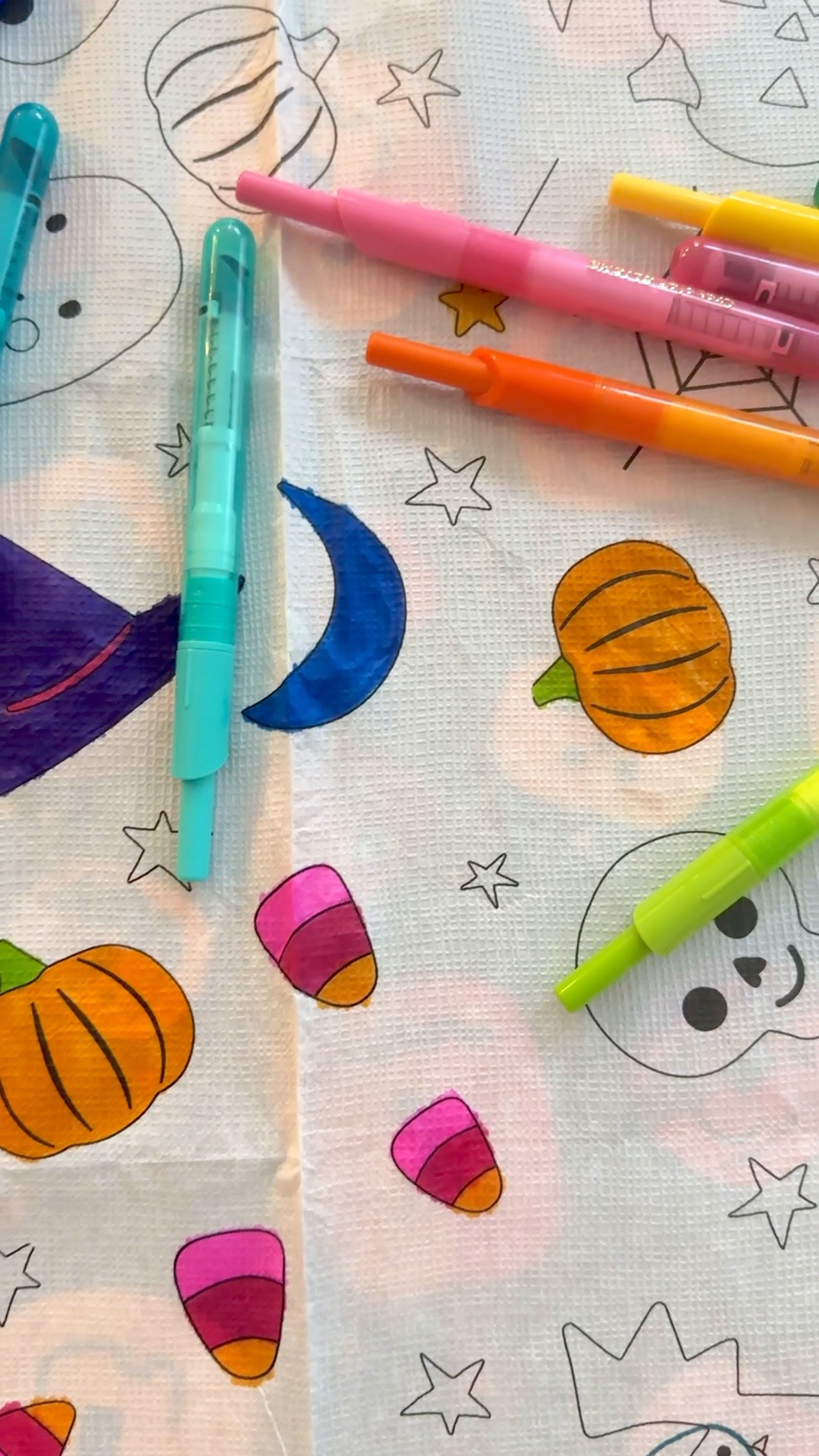 The easiest kids pre-Halloween craft - coloring in your own Halloween tablecloth (using our favorite clickable markers!) 

#LTKHalloween #LTKKids
