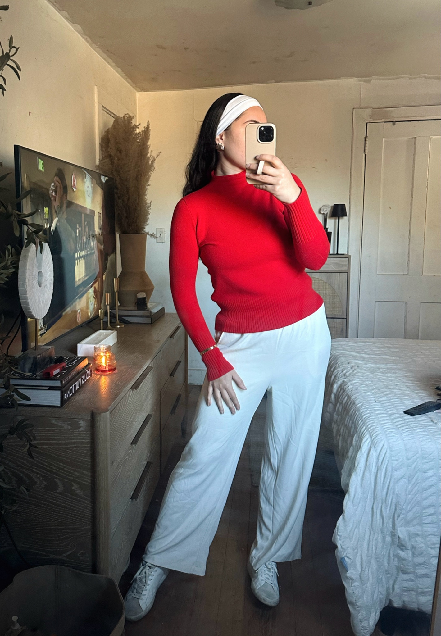 Red sweater, headband, white headband, apres, apres ski, old money, old money outfit 