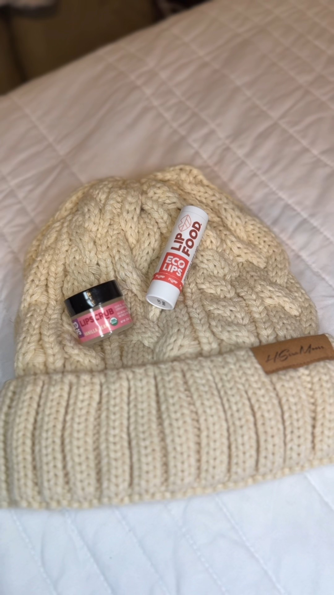 I’ve been reaching for Eco Lips lately because it’s just good, honest lip care.
The sugar scrub is gentle, the lip mask feels nourishing without being heavy, and the balm has the smoothest glide — never sticky.

I love knowing it’s organic and made with ingredients I feel good about using.
Simple care that actually works and feels nice every time I put it on.

#ad #EcoLips #LipCareThatLovesYou #LipCare #GratitudeSeason

#LTKSeasonal #LTKmomlife #LTKselfcare