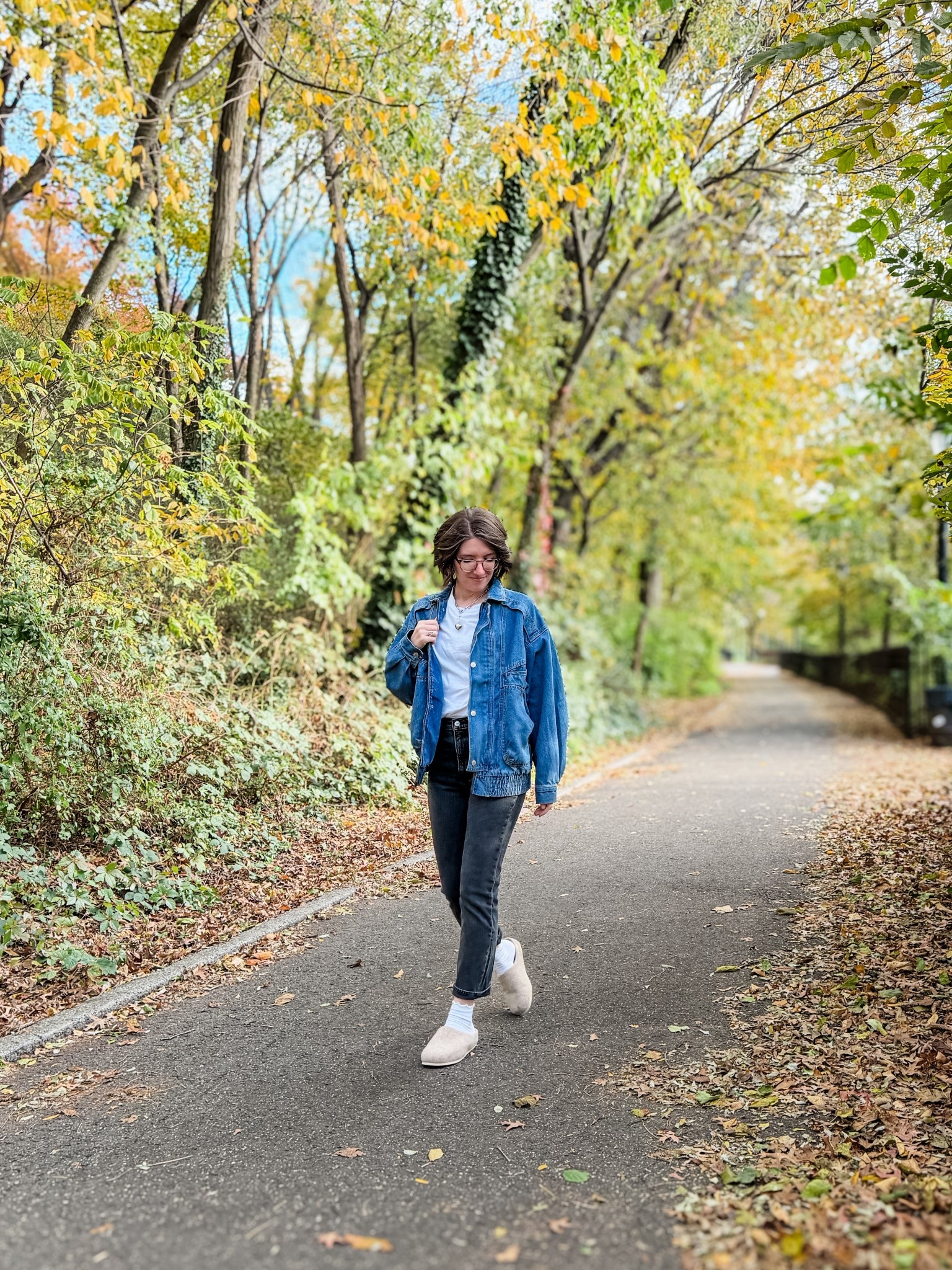 Denim jacket: runs big, wearing my true size
Denim: size up 1-2 sizes in the black pair
Allbirds clogs: TTS; use code LIZLOVES for a discount @allbirds #allbirdspartner

#LTKSaleAlert #LTKFindsUnder100 #LTKSeasonal